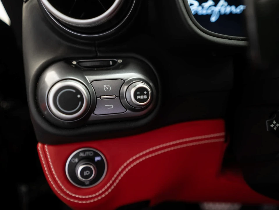 2020 Ferrari Portofino - Image 20 of 31