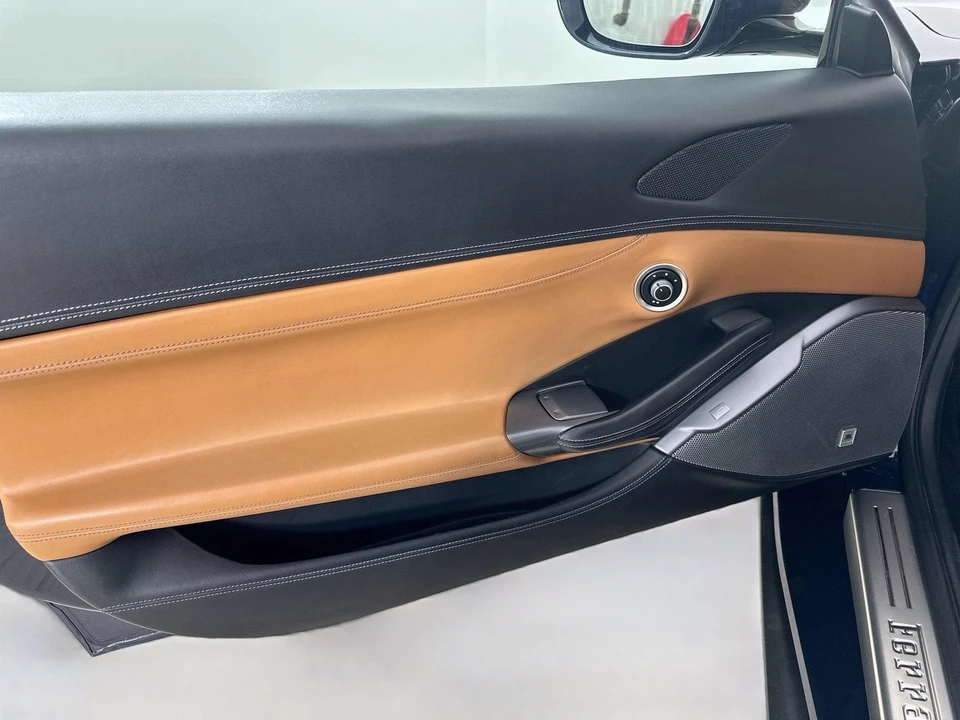 2020 Ferrari Portofino - Image 16 of 31
