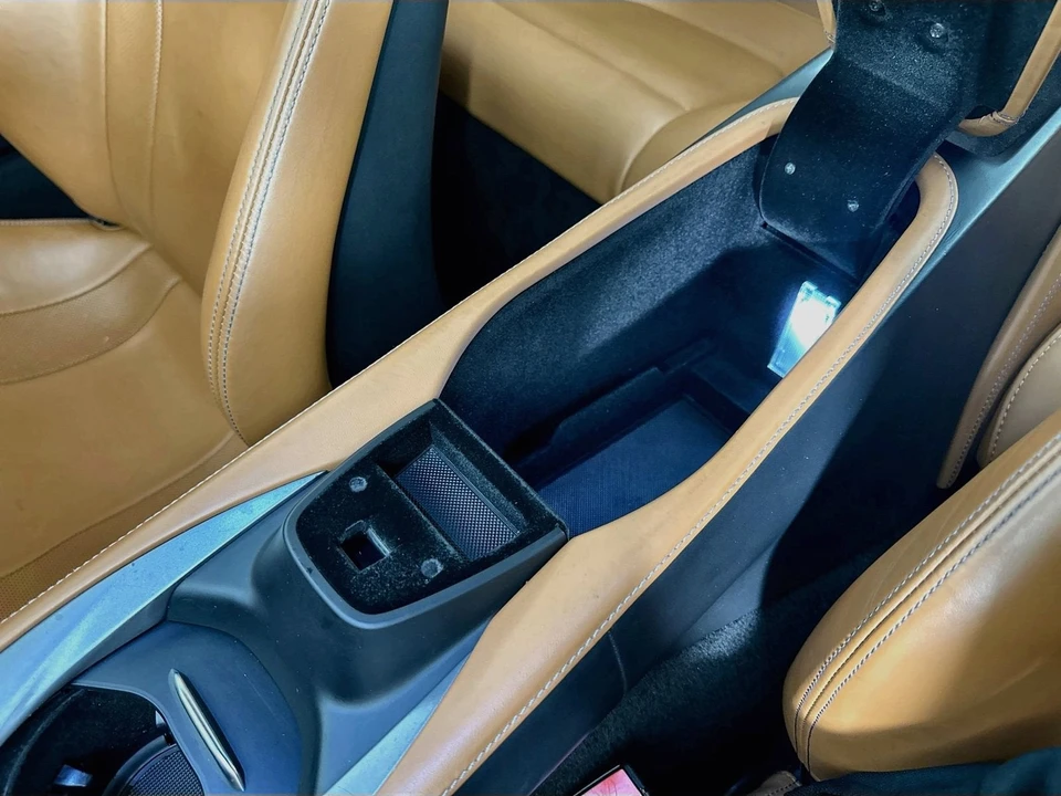 2020 Ferrari Portofino - Image 27 of 31