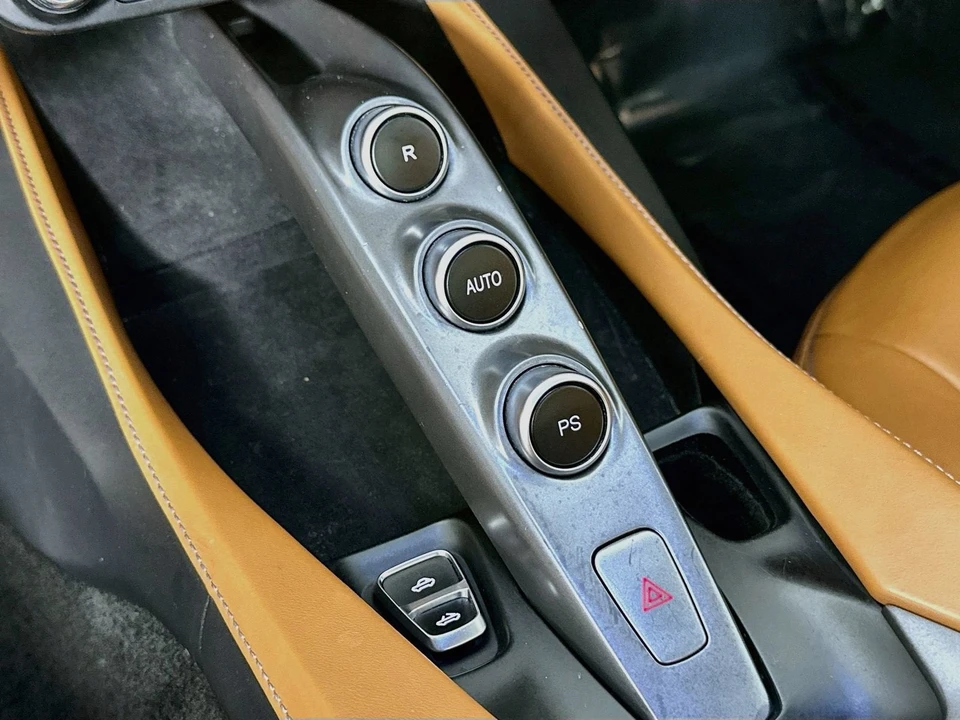 2020 Ferrari Portofino - Image 26 of 31