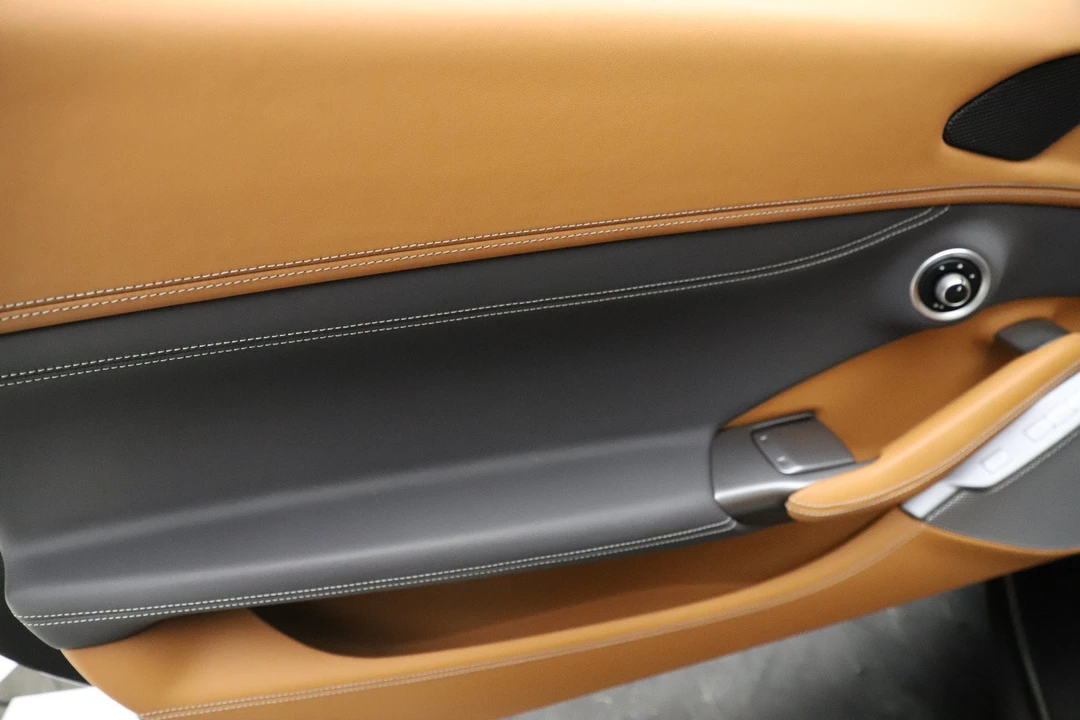 2020 Ferrari Portofino - Image 23 of 27