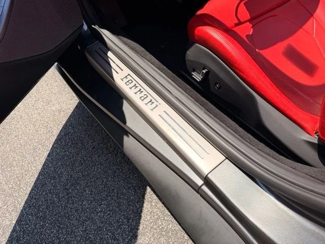 2020 Ferrari Portofino - Image 26 of 31
