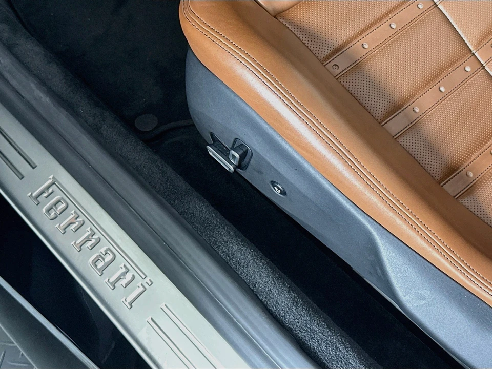 2020 Ferrari Portofino - Image 24 of 30