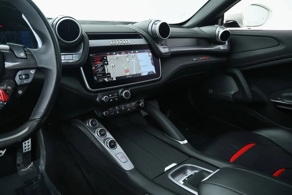 2020 Ferrari GTC4Lusso - Image 5 of 8