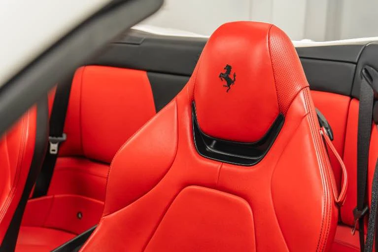 2020 Ferrari Portofino - Image 6 of 9