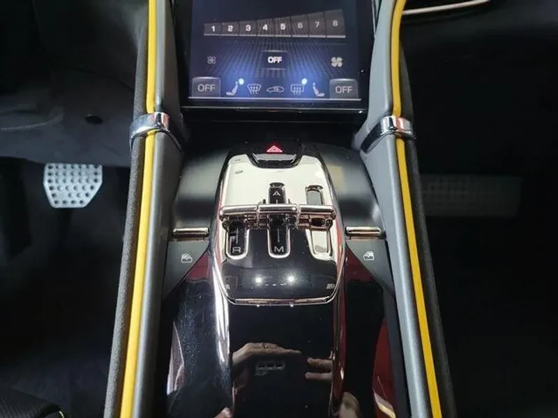 2020 Ferrari Roma - Image 16 of 19