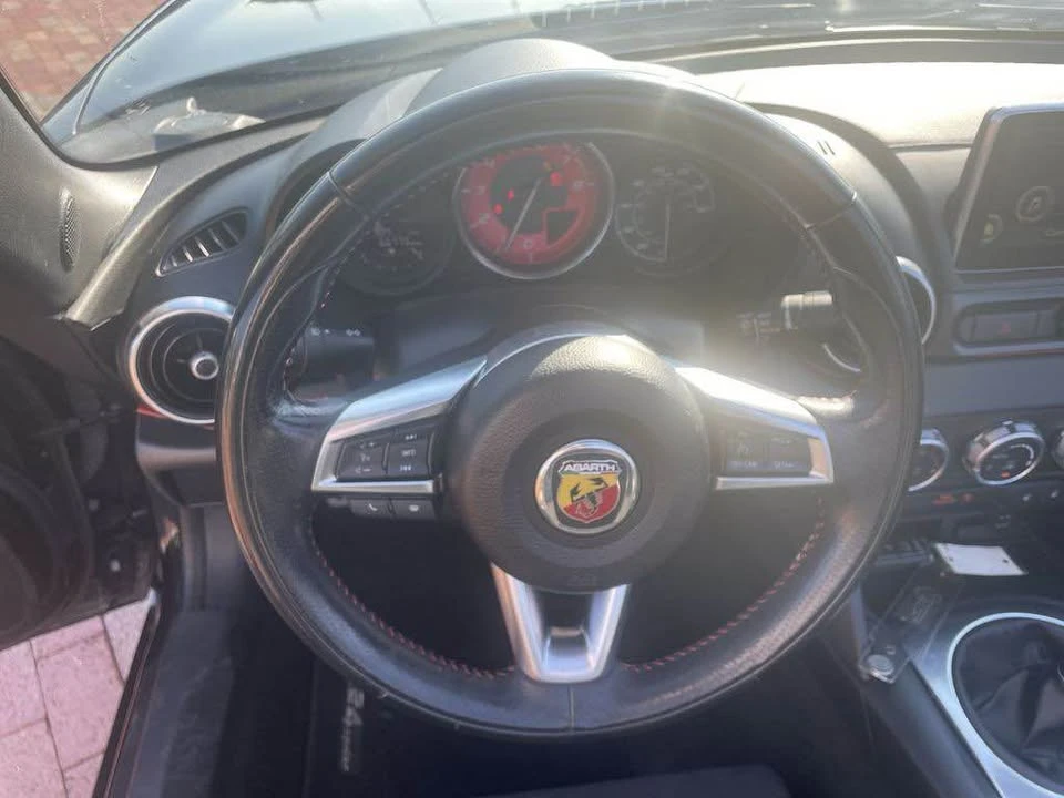 2020 Fiat 124 Spider - Image 10 of 19
