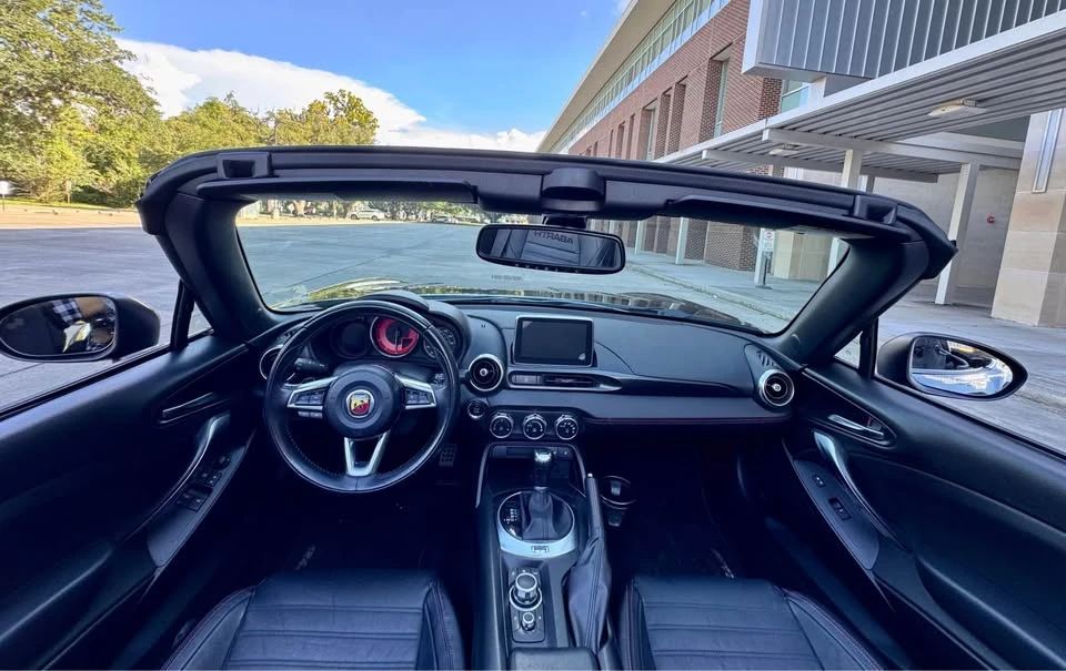2020 Fiat 124 Spider - Image 13 of 17