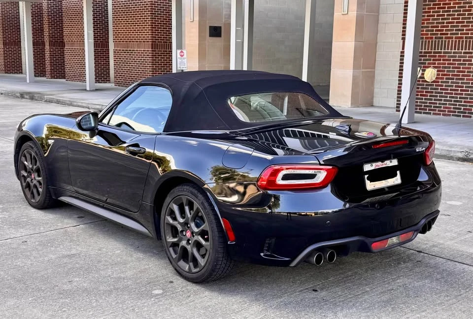 2020 Fiat 124 Spider - Image 8 of 17