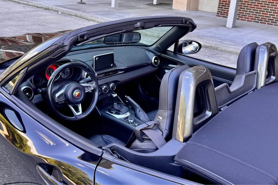 2020 Fiat 124 Spider - Image 11 of 17