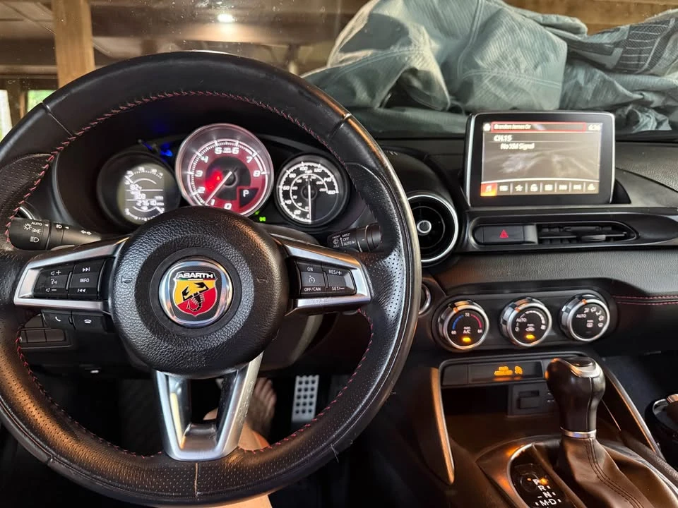 2020 Fiat 124 Spider - Image 2 of 20
