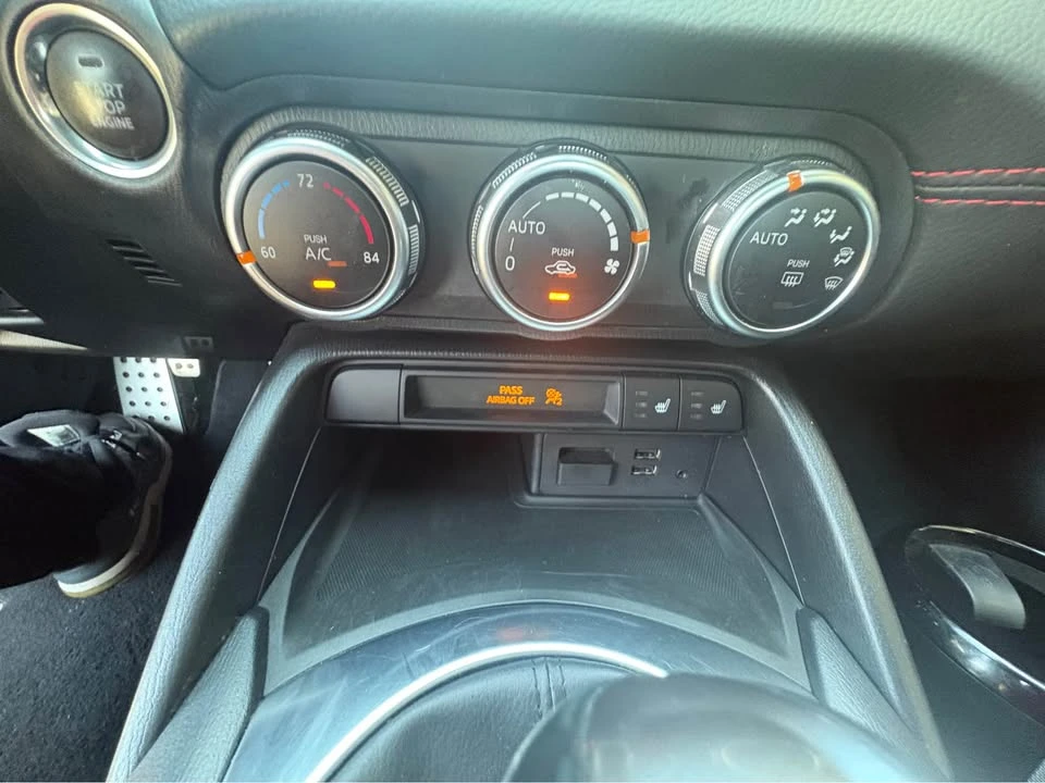 2020 Fiat 124 Spider - Image 9 of 14