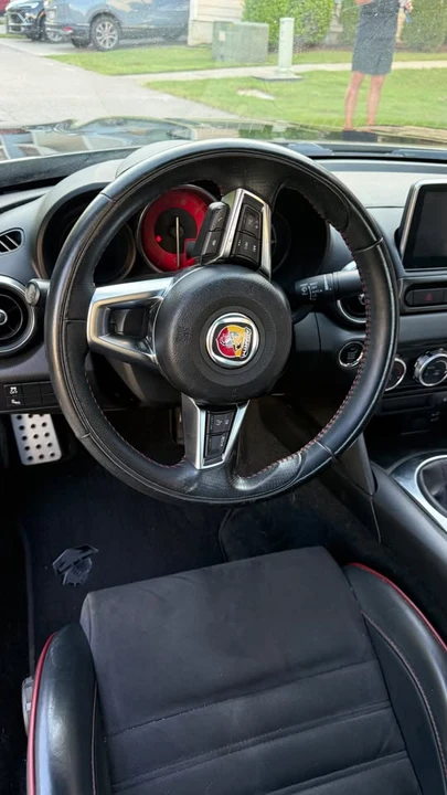 2020 Fiat 124 Spider - Image 11 of 19