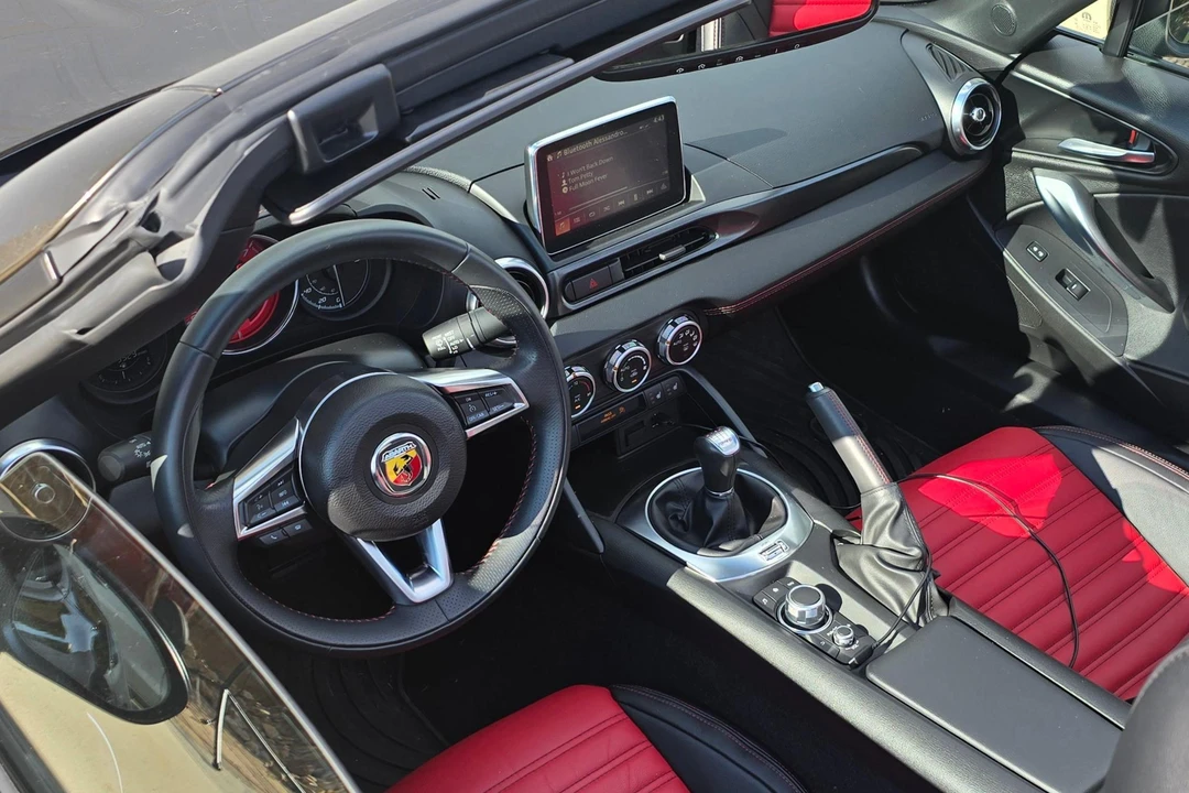 2020 Fiat 124 Spider - Image 22 of 31