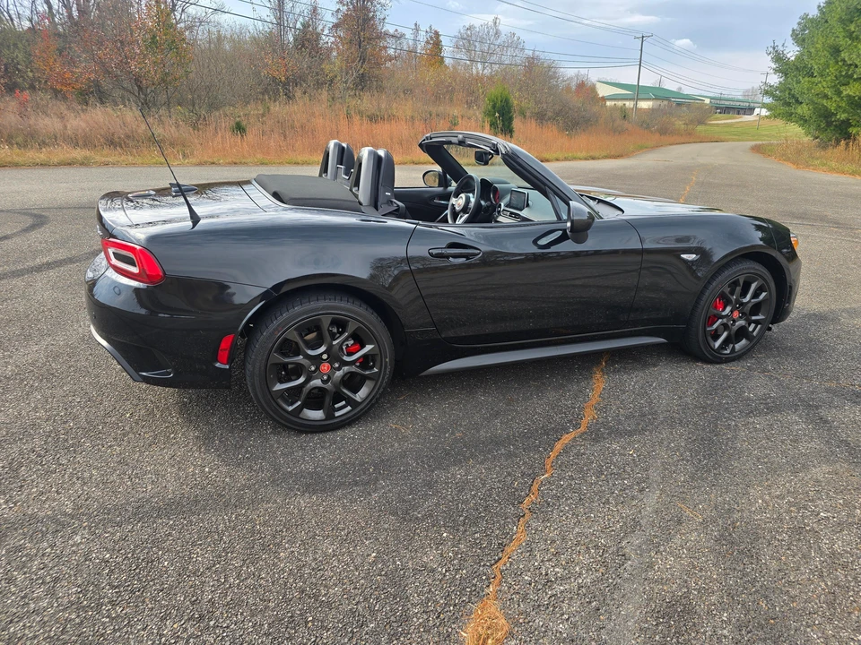 2020 Fiat 124 Spider - Image 11 of 31