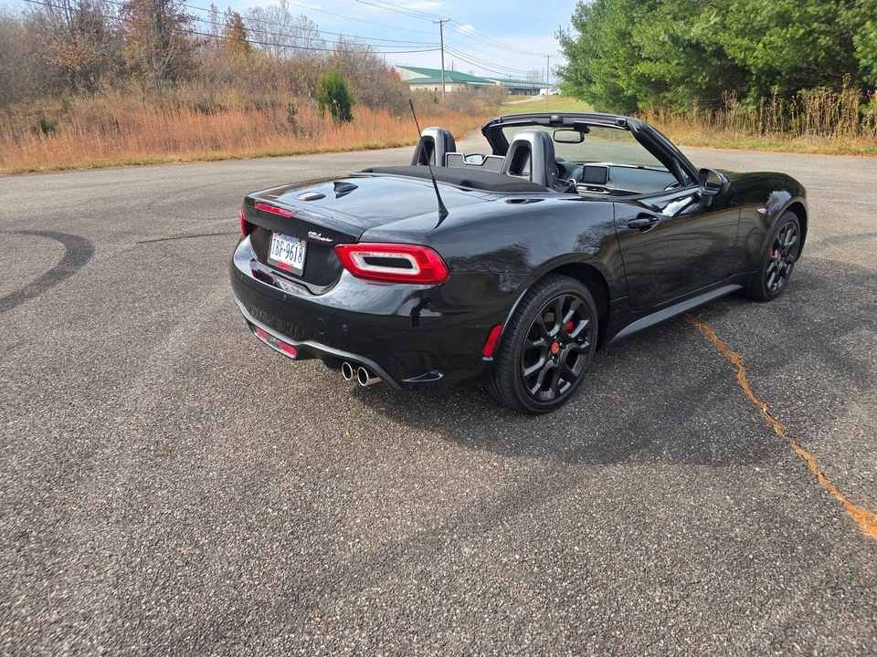 2020 Fiat 124 Spider - Image 10 of 31