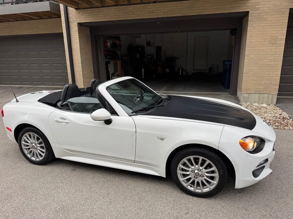 2020 Fiat 124 Spider - Image 2 of 18