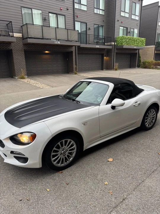 2020 Fiat 124 Spider - Image 9 of 18