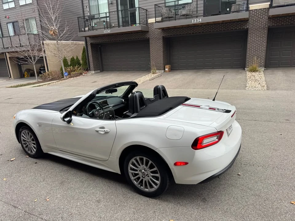 2020 Fiat 124 Spider - Image 3 of 18