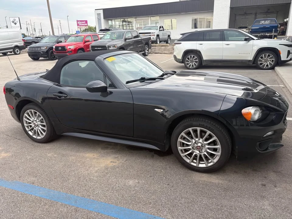 2020 Fiat 124 Spider - Image 7 of 13
