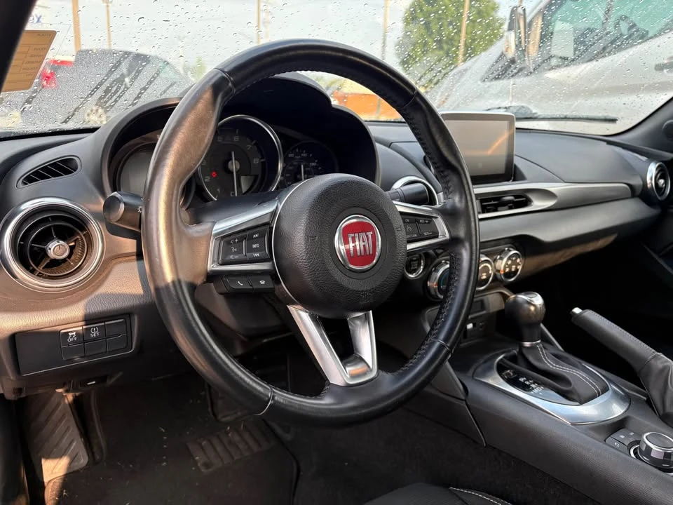 2020 Fiat 124 Spider - Image 12 of 13