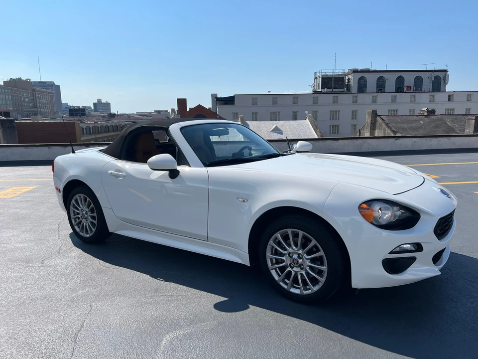 2020 Fiat 124 Spider - Image 13 of 31