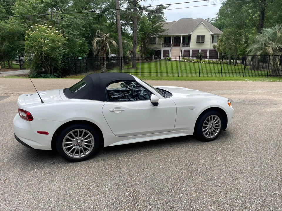 2020 Fiat 124 Spider - Image 12 of 31