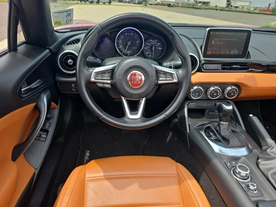 2020 Fiat 124 Spider - Image 9 of 13