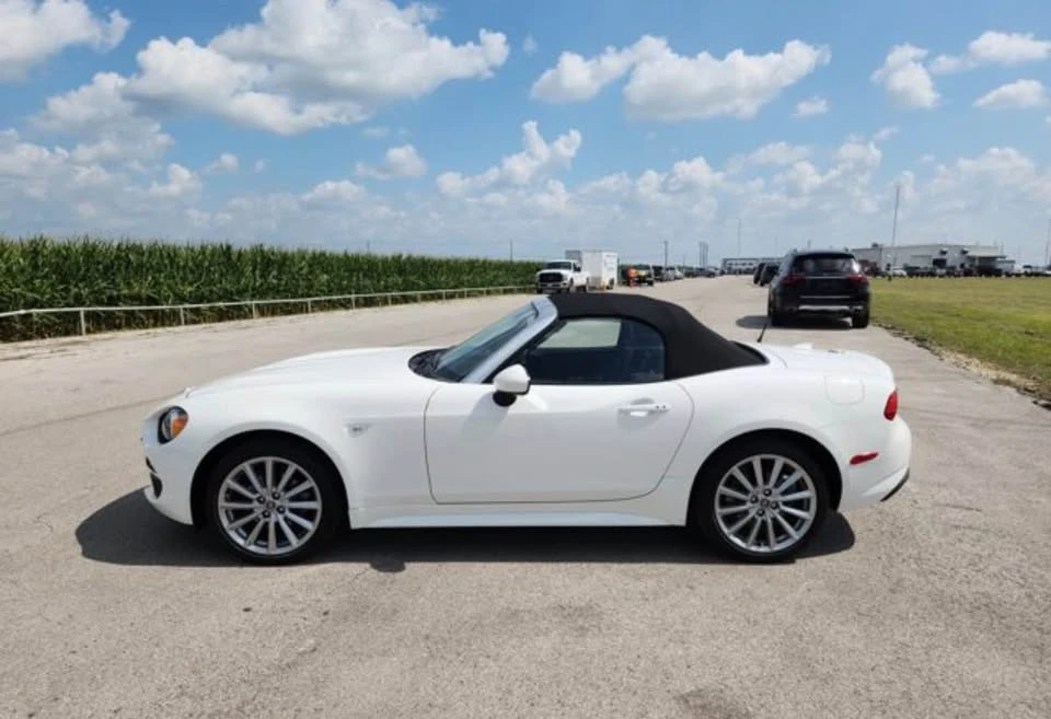 2020 Fiat 124 Spider - Image 2 of 5
