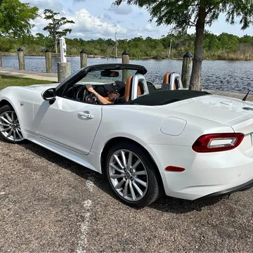 2020 Fiat 124 Spider Lusso Convertible 2D