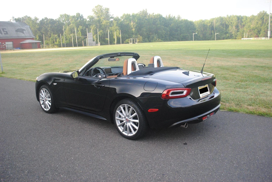 2020 Fiat 124 Spider - Image 9 of 21