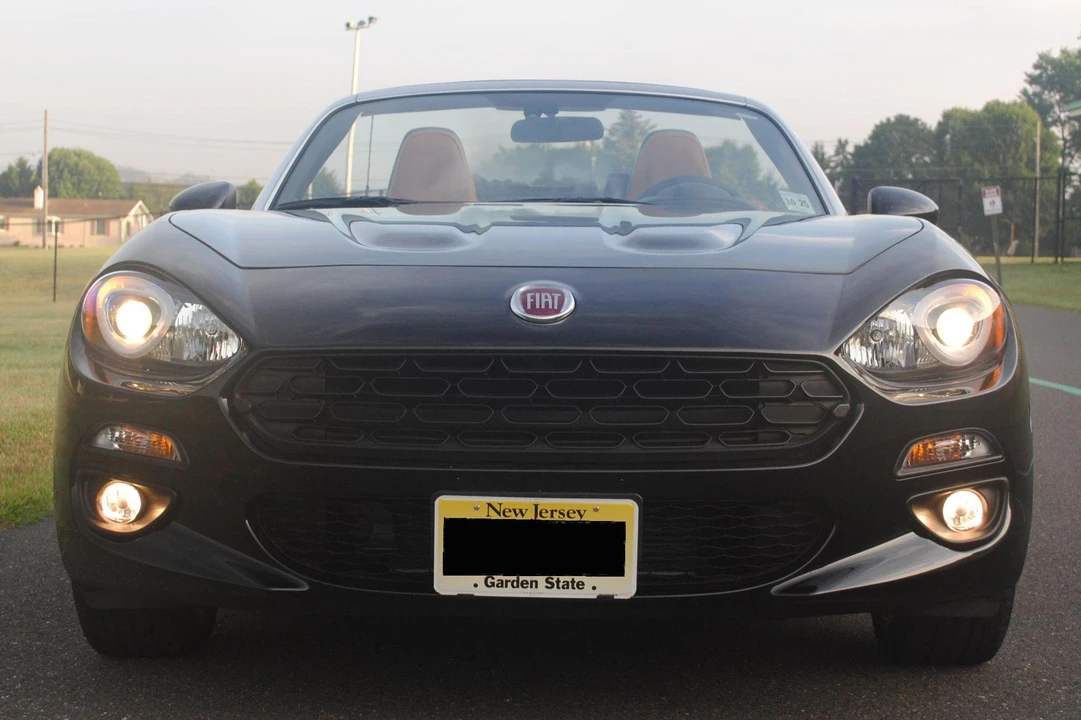 2020 Fiat 124 Spider - Image 2 of 21