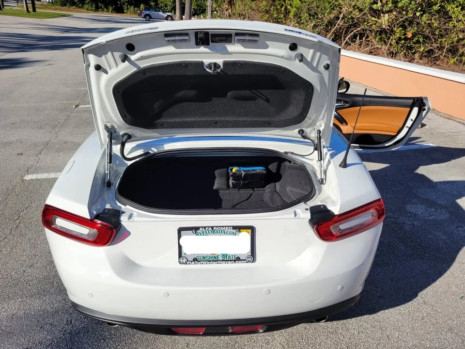 2020 Fiat 124 Spider - Image 12 of 13