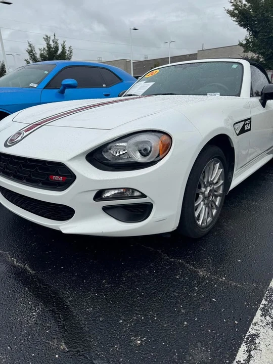2020 Fiat 124 Spider - Image 2 of 18