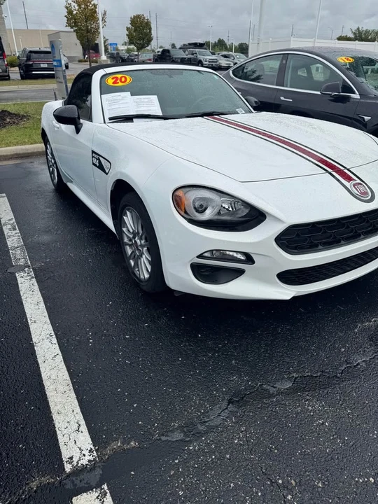 2020 Fiat 124 Spider - Image 10 of 18