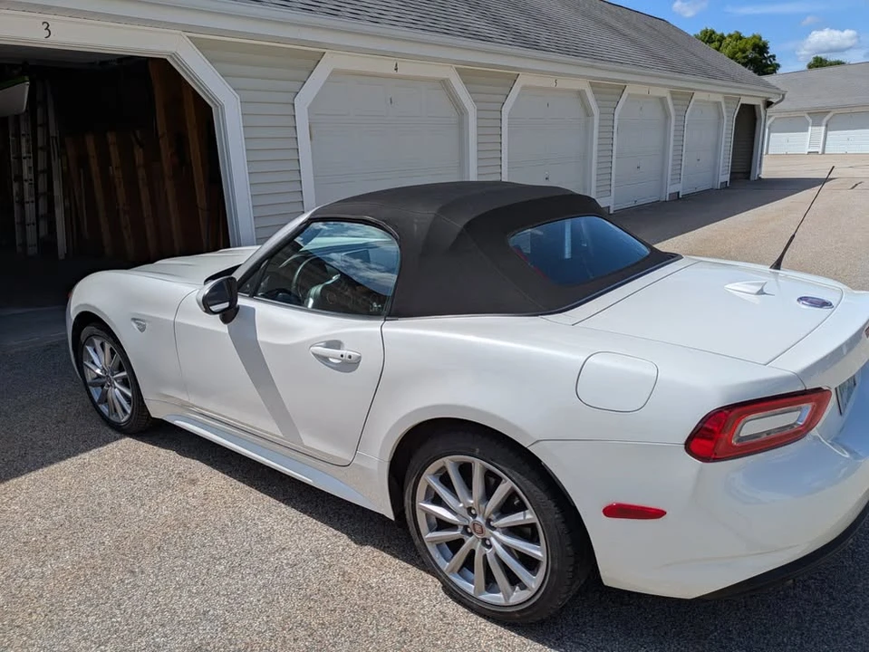2020 Fiat 124 Spider - Image 2 of 5