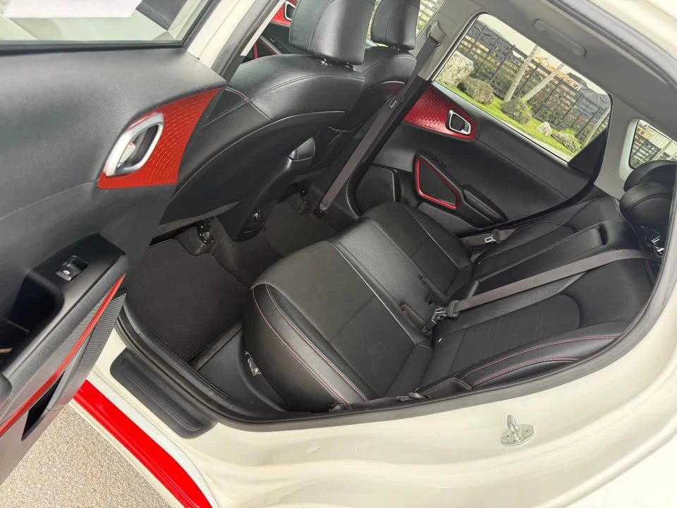 2020 Fiat 500e - Image 7 of 12