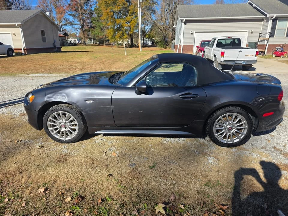 2020 Fiat 124 Spider - Image 10 of 18