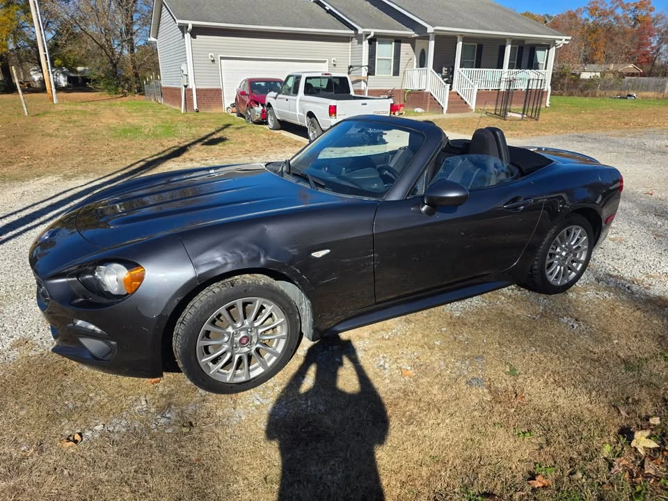 2020 Fiat 124 Spider - Image 2 of 18