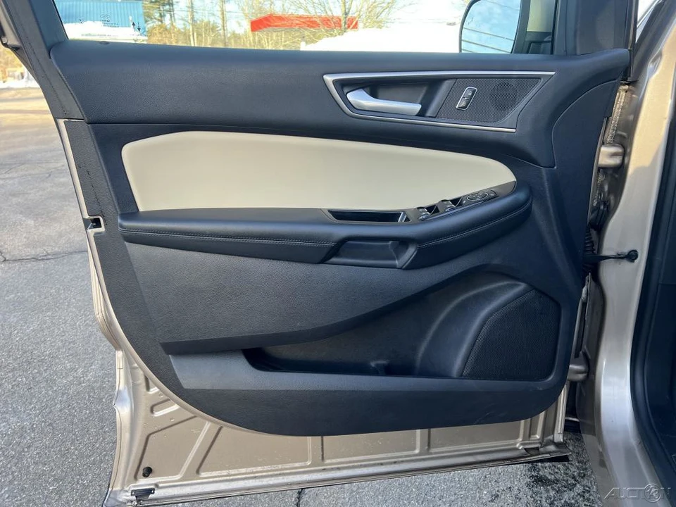 2020 Ford Edge - Image 11 of 12