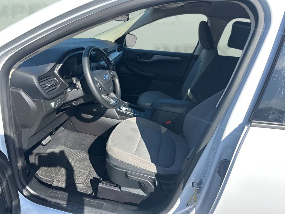 2020 Ford Escape - Image 9 of 31