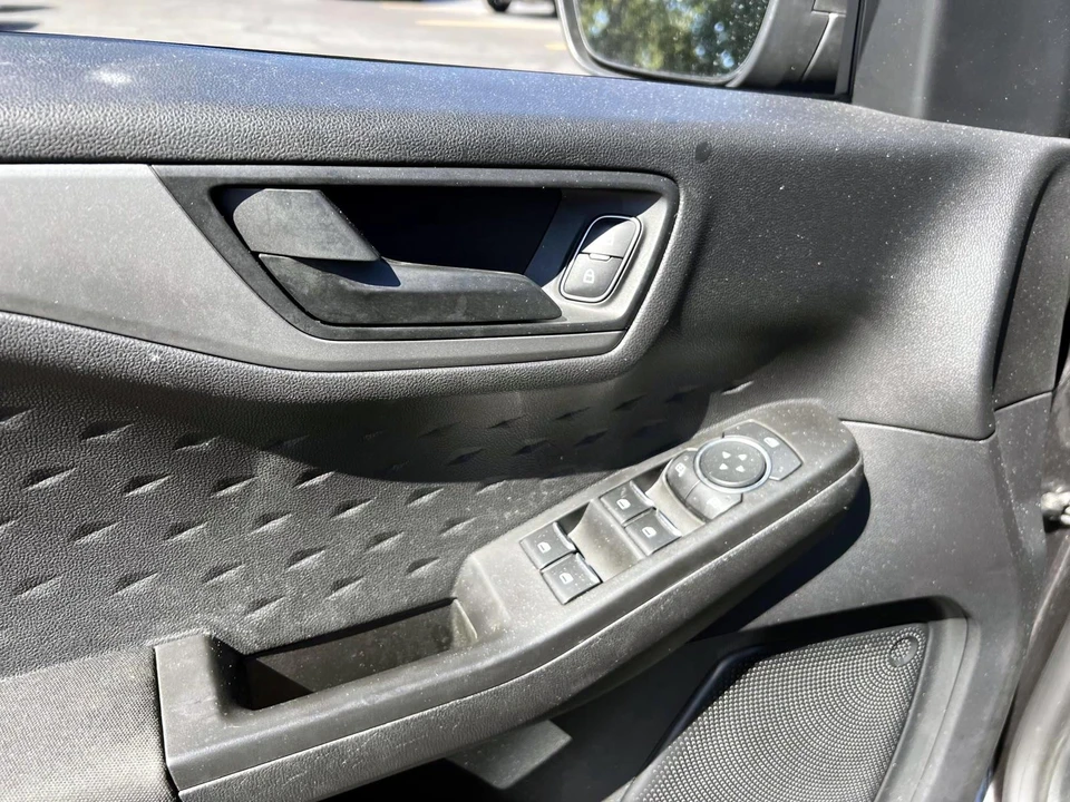 2020 Ford Escape - Image 16 of 21