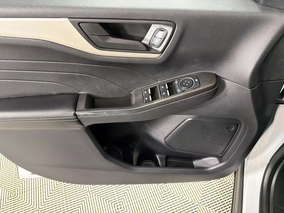 2020 Ford Escape - Image 10 of 21