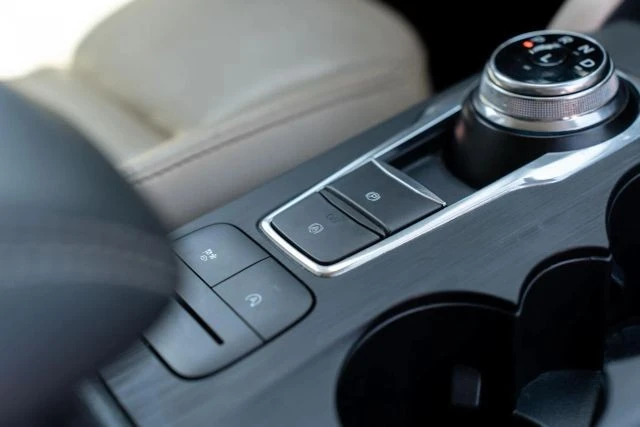2020 Ford Escape - Image 7 of 10