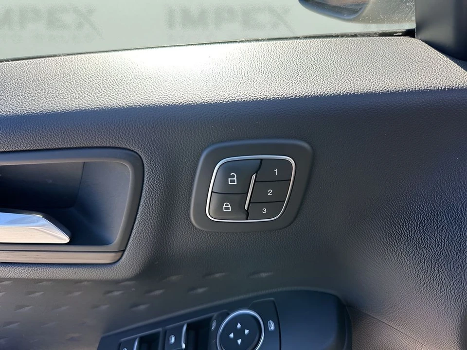 2020 Ford Escape - Image 11 of 12