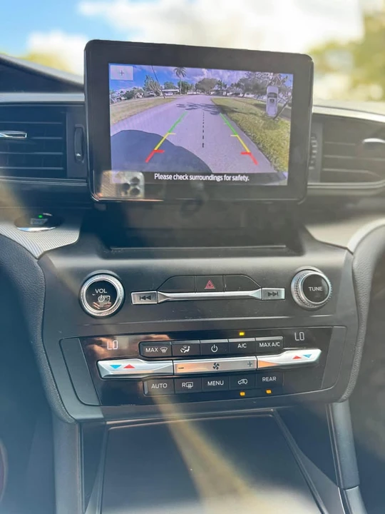 2020 Ford Explorer 6th Gen - Image 10 of 13