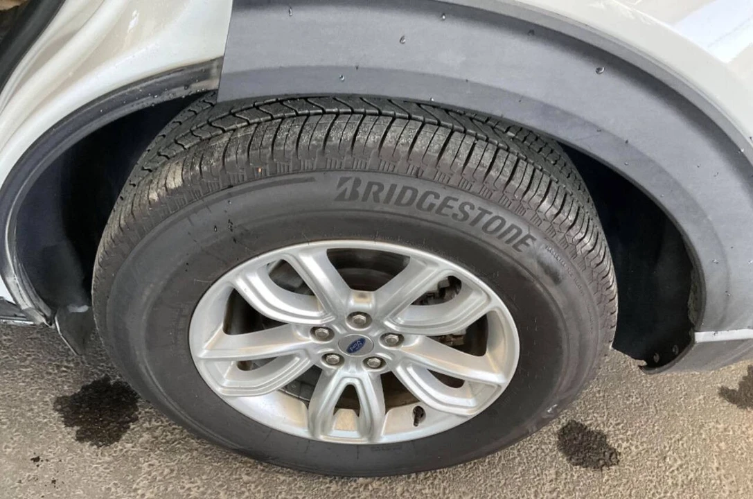2020 Ford Explorer 6th Gen - Image 13 of 18