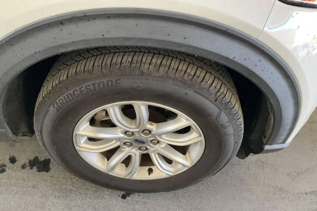 2020 Ford Explorer 6th Gen - Image 15 of 18