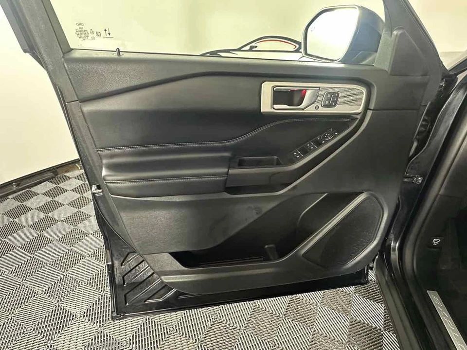 2020 Ford Explorer 6th Gen - Image 15 of 21