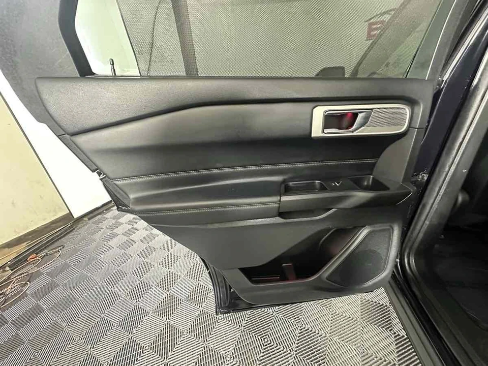 2020 Ford Explorer 6th Gen - Image 17 of 21